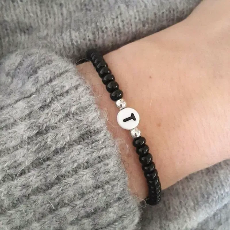 Pulsera con cuentas de 4mm y luneta