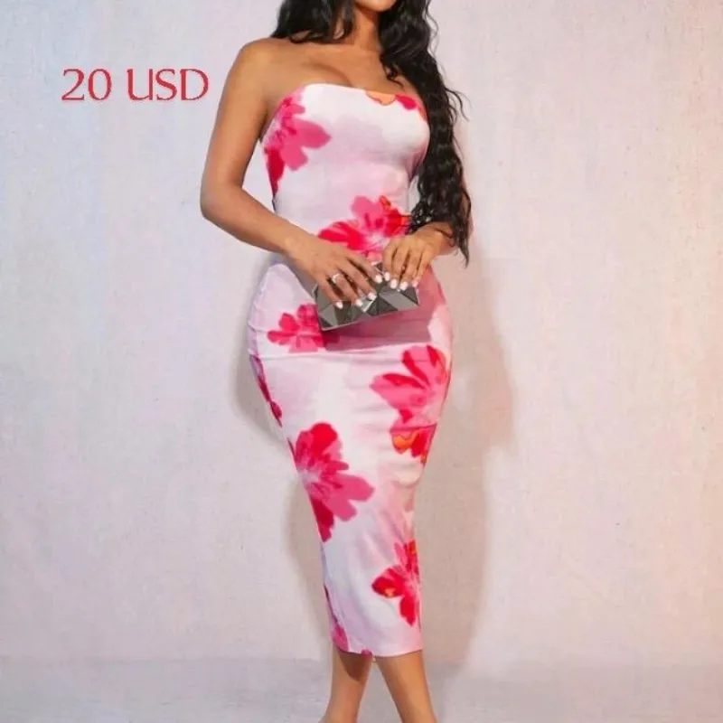 Vestido strapless con flores