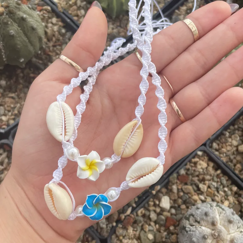 Collres tejidos para la playa