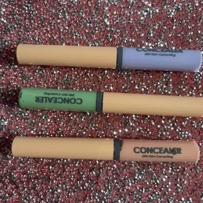 Corrector de ojeras de diferentes tonalidades