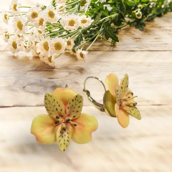 ✨Aretes de Astromelias Medianos✨