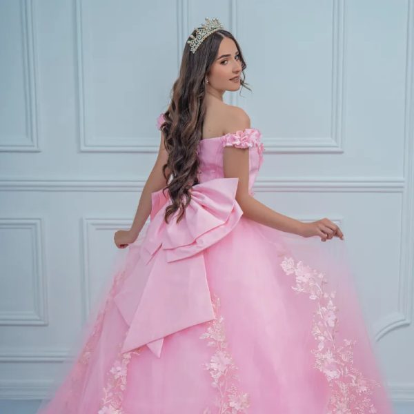 Traje Rosa