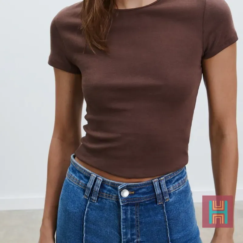 CAMISETA BÁSICA SLIM FIT MARRÓN 0015