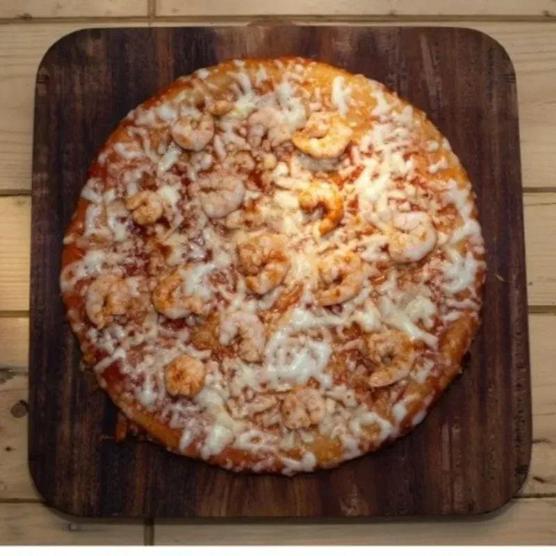 Pizza napolitana con agrego de camarones