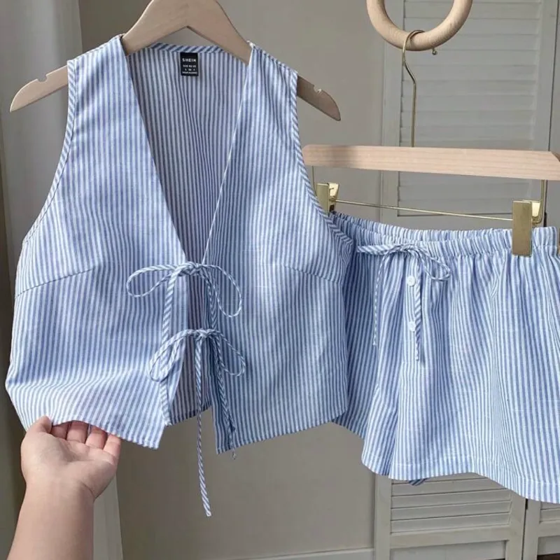 Conjunto azul de rayas