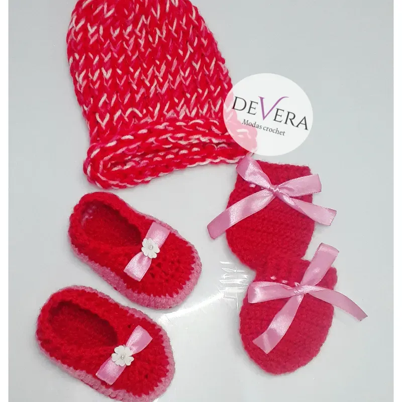 Conjunto gorro, manoplas y medias