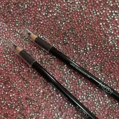 Lápiz delineador negro MOOI