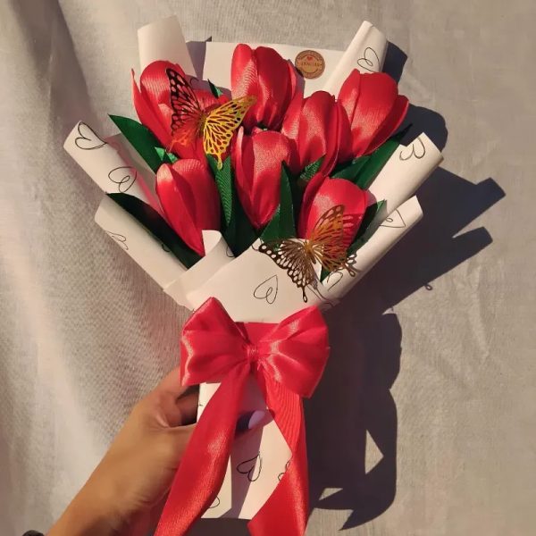 Ramo de 8 tulipanes eternos
