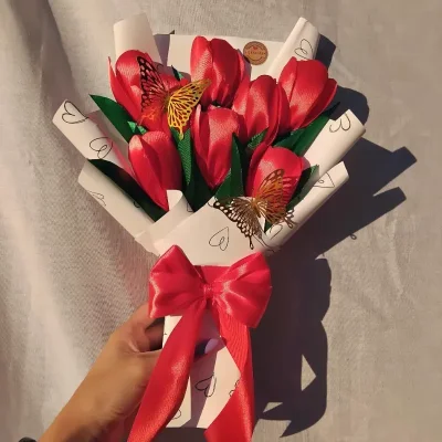 Ramo de 8 tulipanes eternos