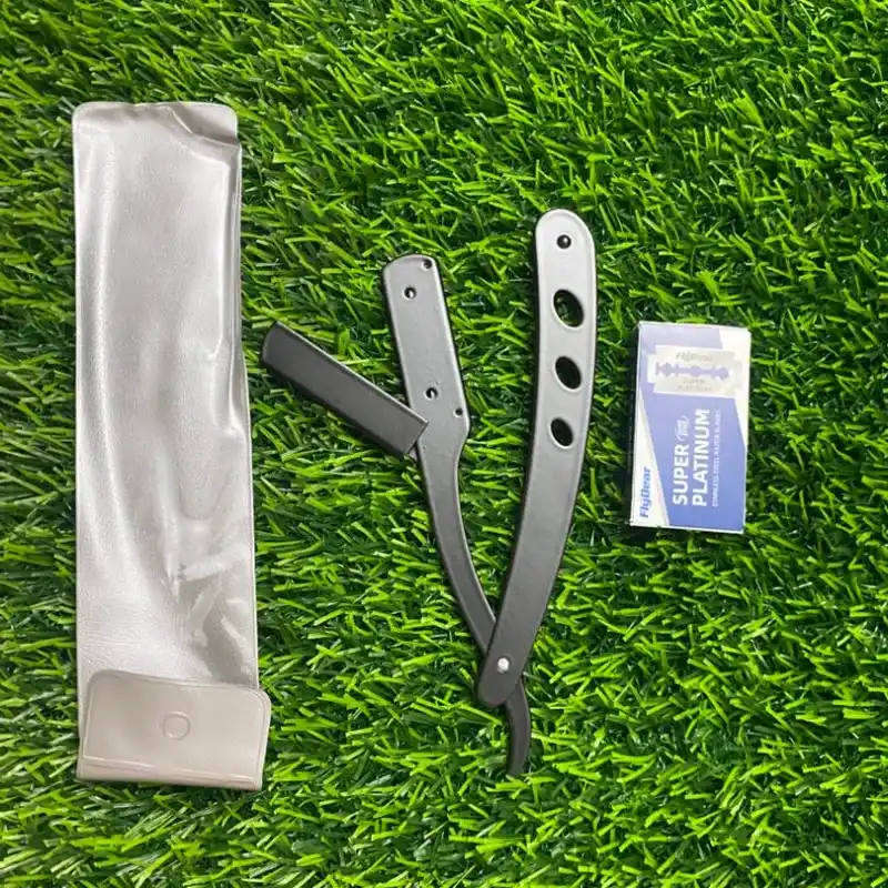 Barbero de metal con paquete de cuchillas