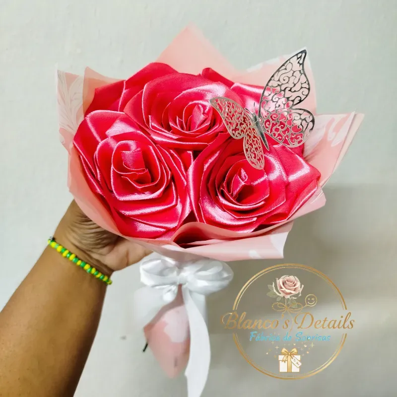 Ramo de 5 rosas eternas