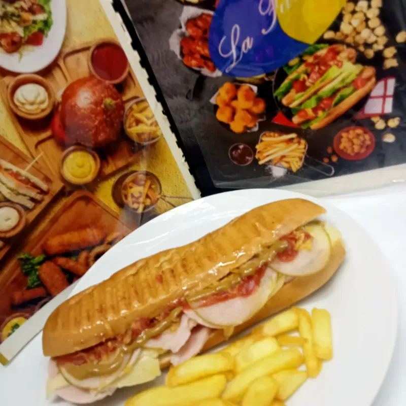 Sandwich con Jamón y queso Gouda