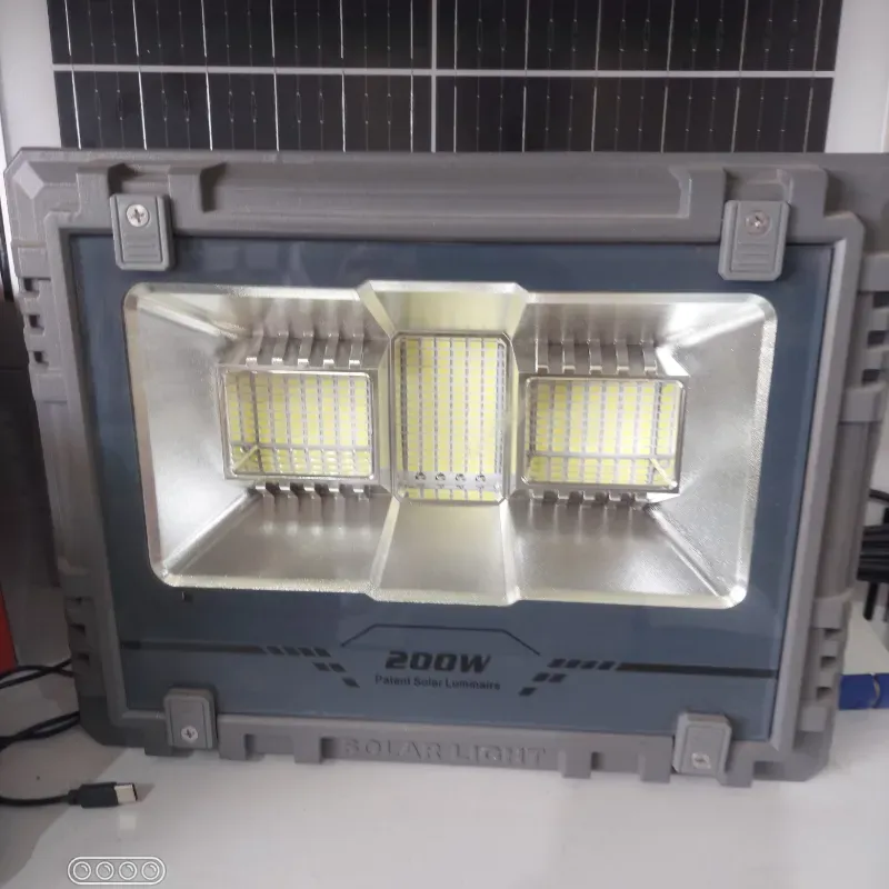 Lampara con panel solar grande 200 w