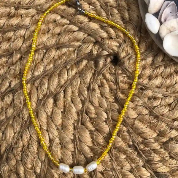 Collar de mostacillas
