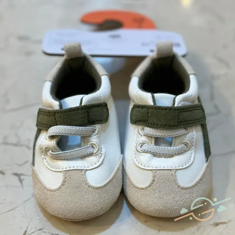 Tenis beige y verde PRIMARK