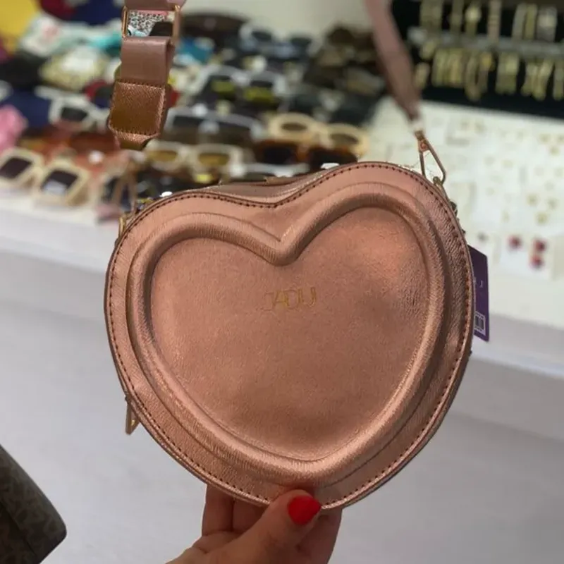 Cartera de corazón ❤️