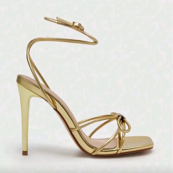Tacones dorados