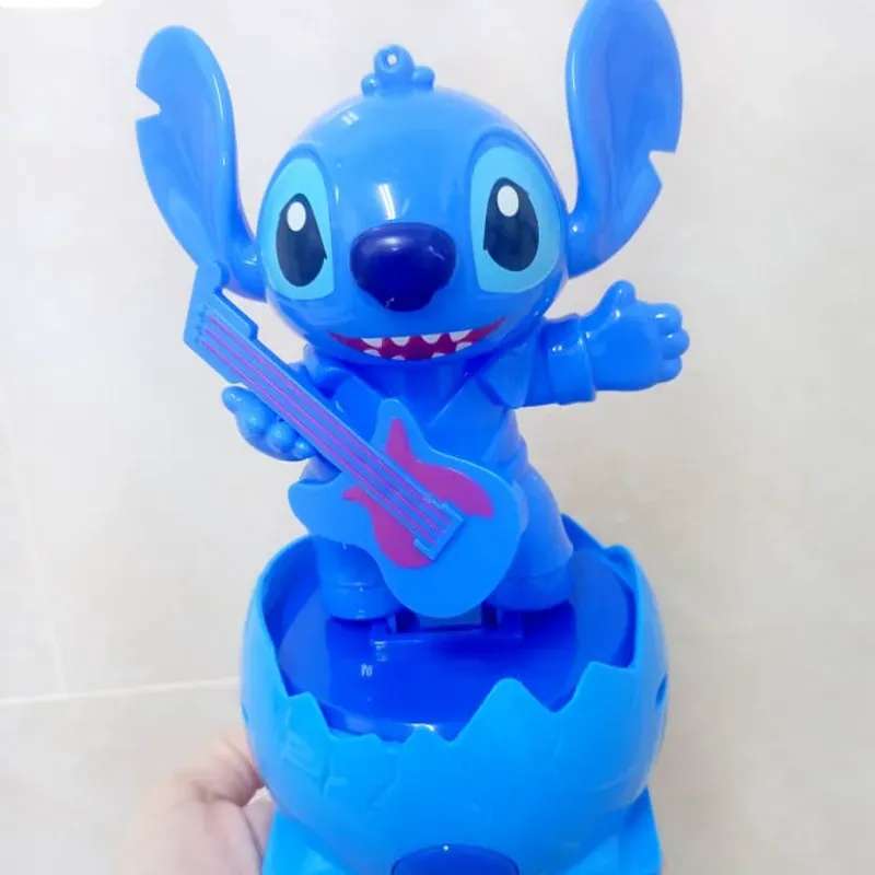  Stitch sobre huevo