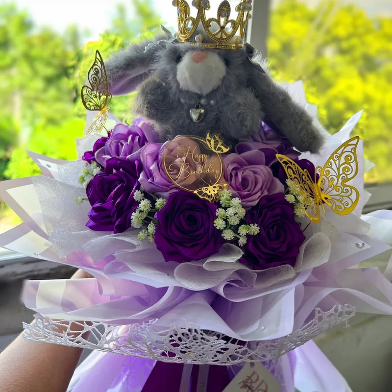 Ramo de 13 rosas intercalas con llavero