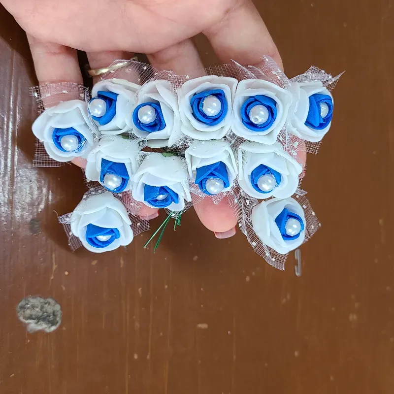 Rosas d fomy  azul y blanco