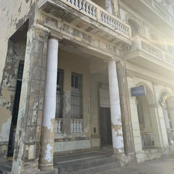 Venta de casa al Frente de Malecón