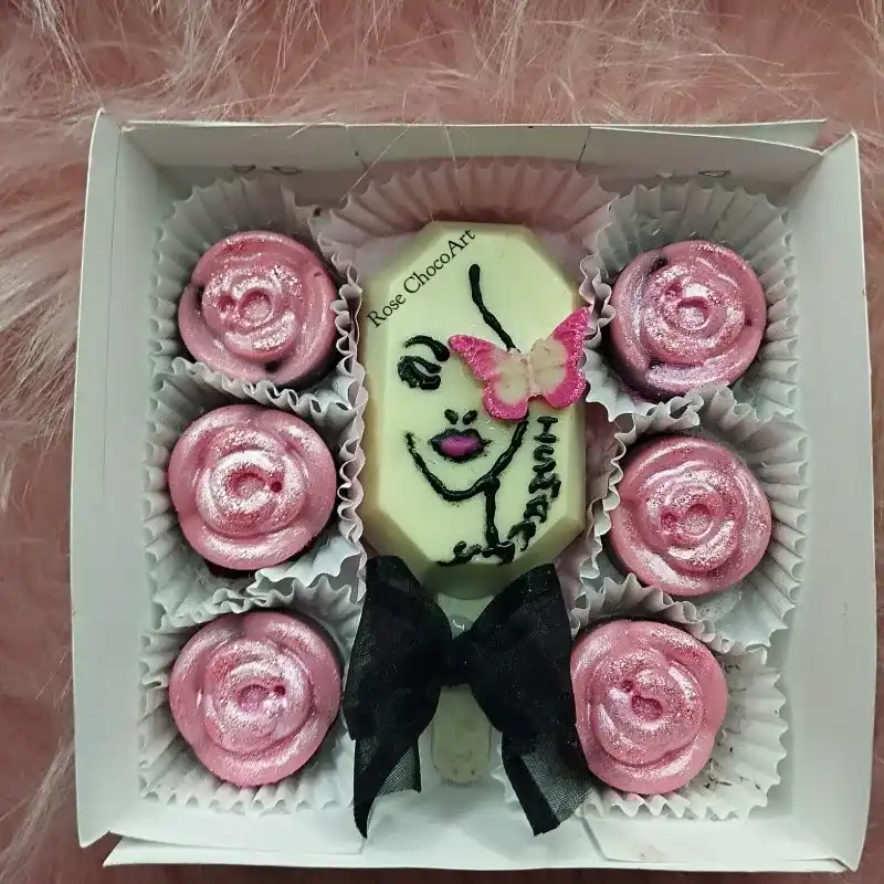 Cajita de Regalo personalizo con rostro de mujer y mariposa 