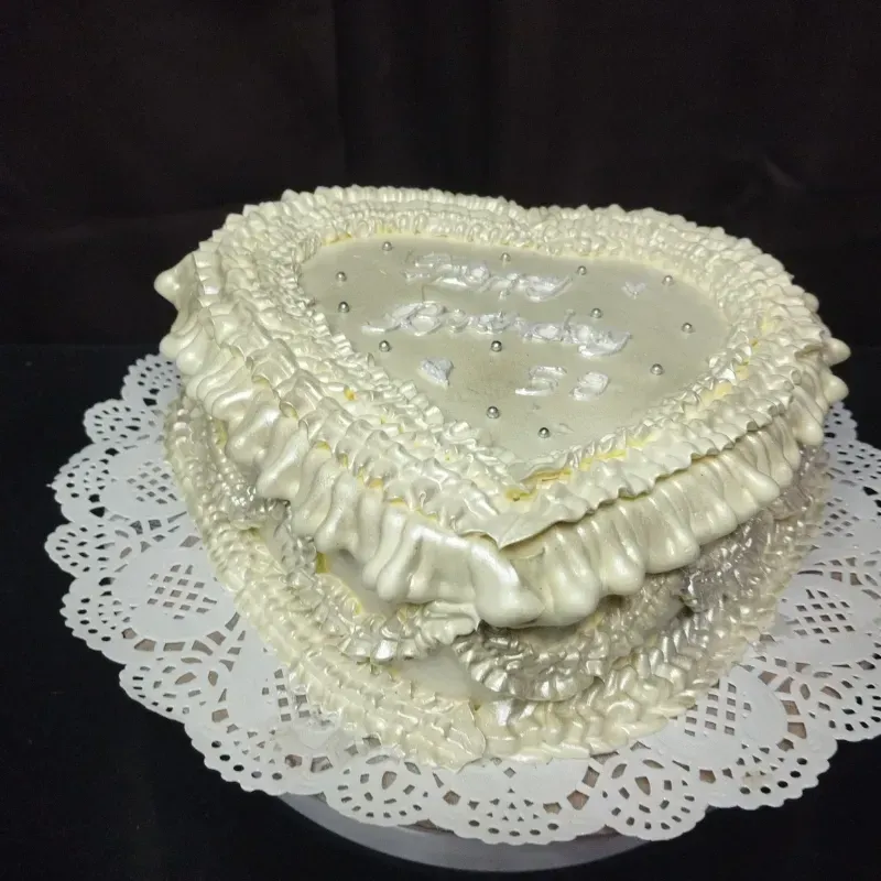 Pastel de cumpleaños en forma de corazón