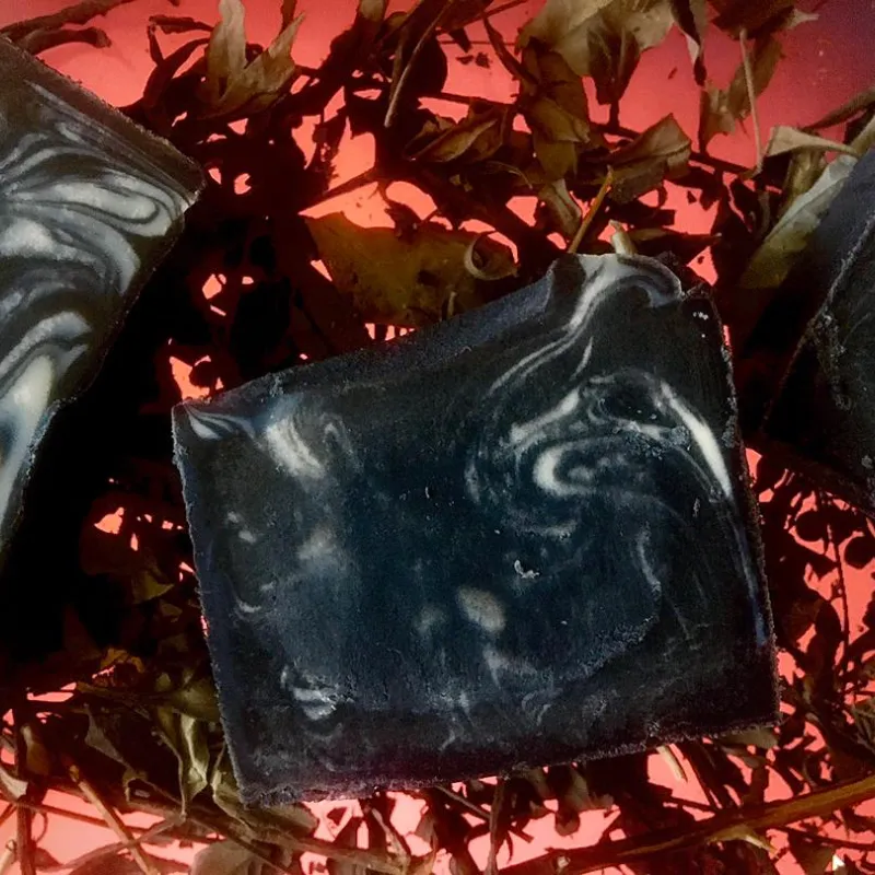 Jabón de carbón activado