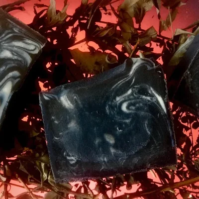 Jabón de carbón activado