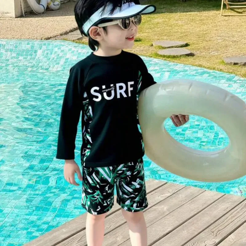 Traje de baño de niño