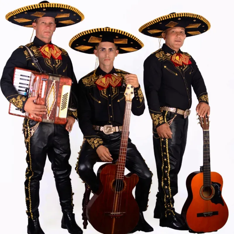 Mariachis 3️⃣