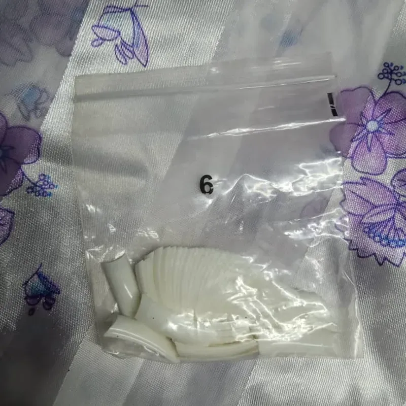 AH1>Uñas Cuadradas Blanca #06