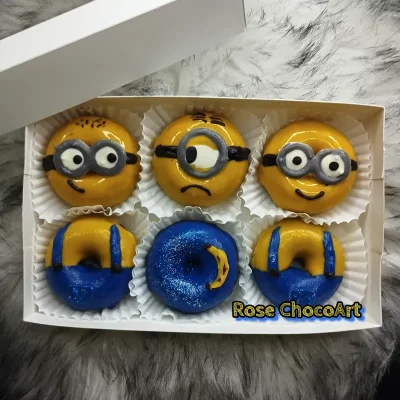 Caja de 6 minidonas temática MINIONS