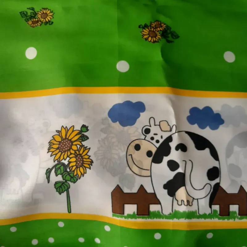 Tela cocina  vacas en cenefa