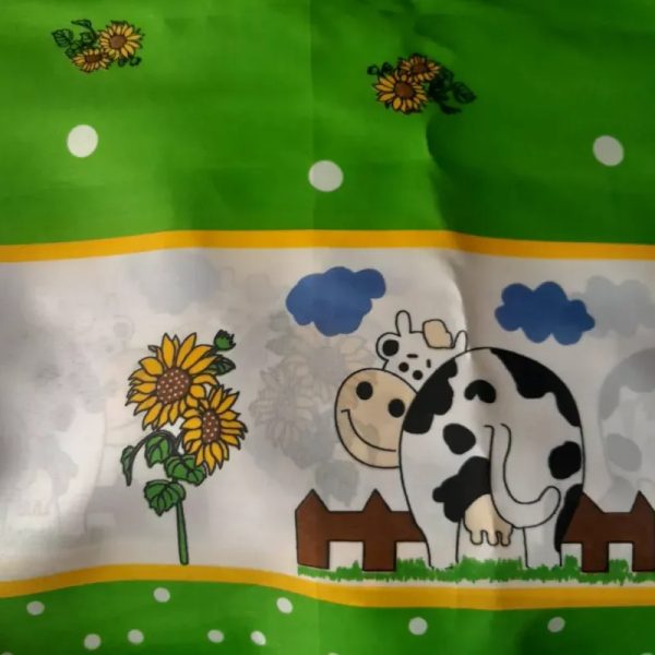 Tela cocina  vacas en cenefa