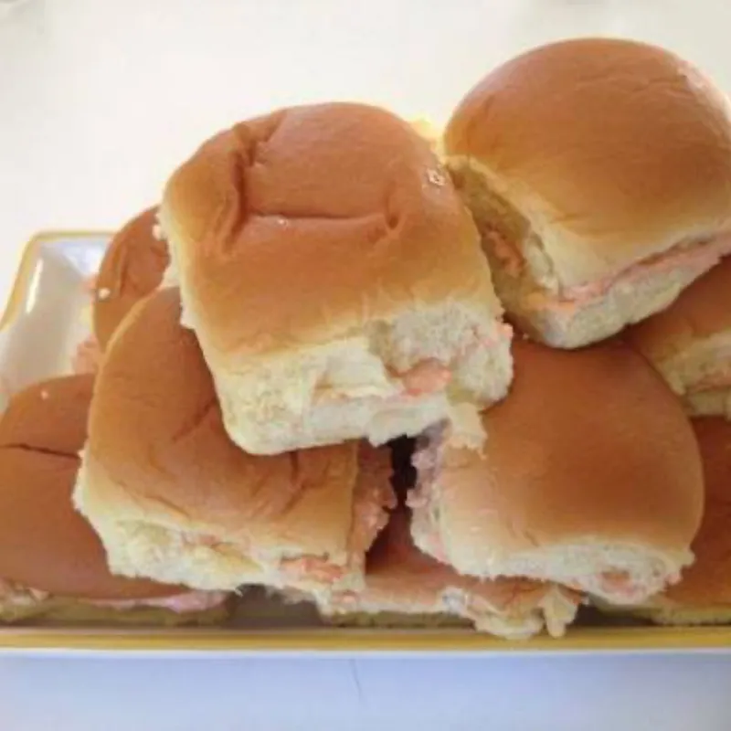 Pan con pasta o mayonesa