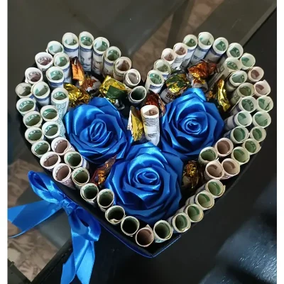 Corazón de flores con bombones