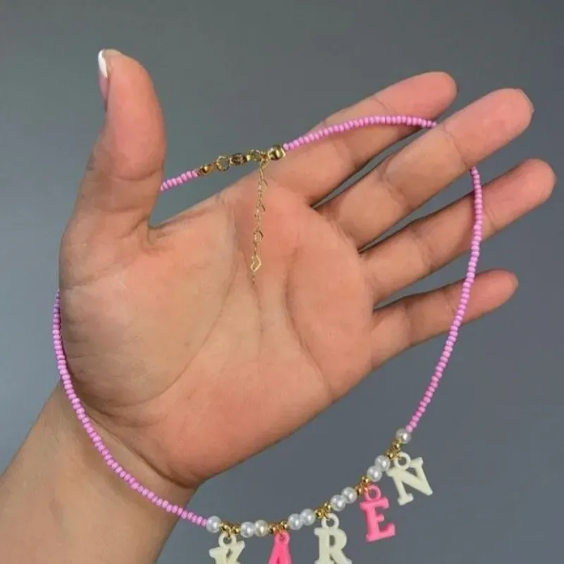 Collar de perlas y cuentas con tu nombre