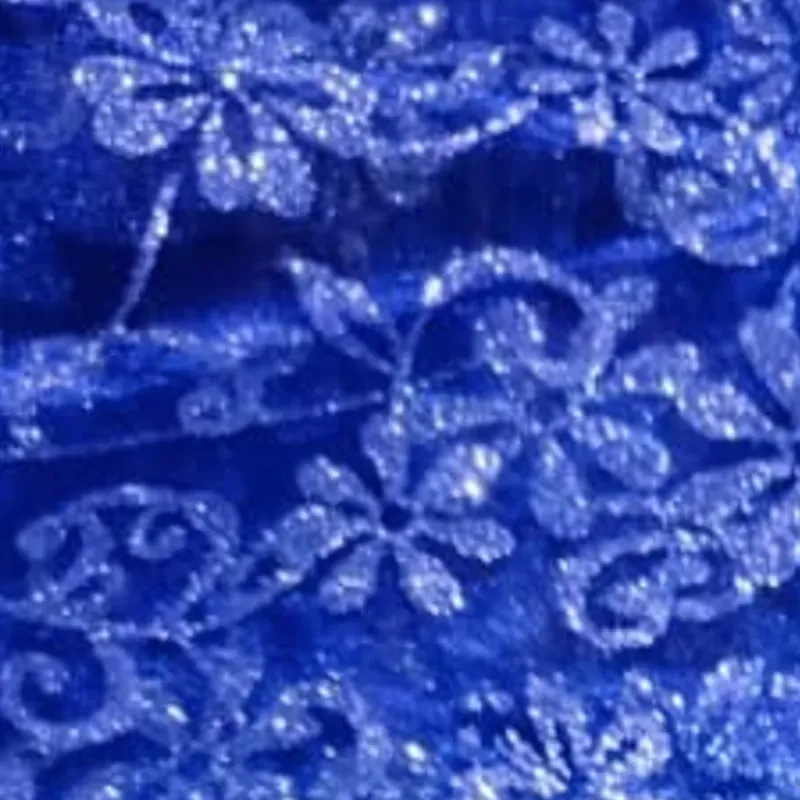 Organza azul adornada flor plateada