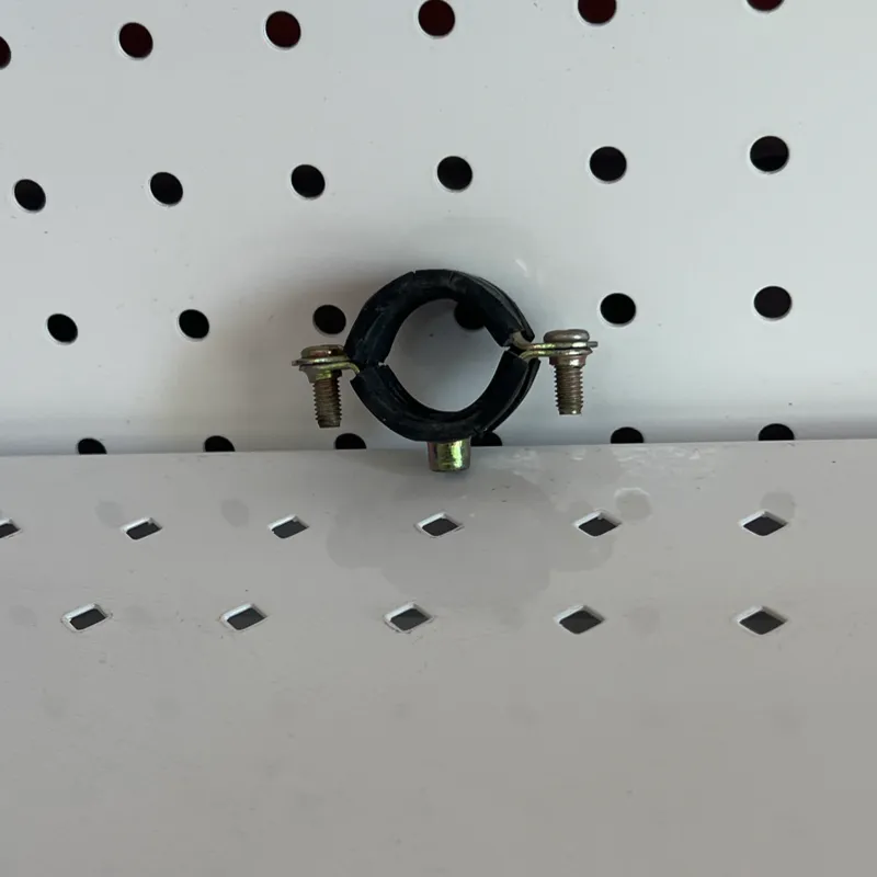 Brida para tubería 1/2