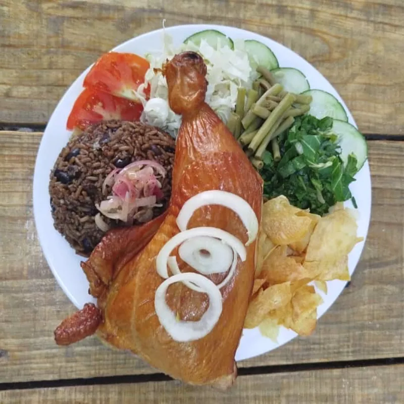 Pollo ahumado frito