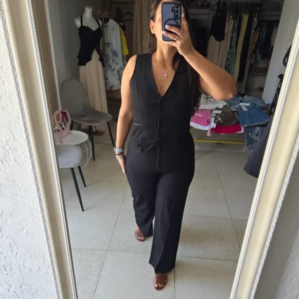 Set pantalon y chaleco gris oscuro a rayas