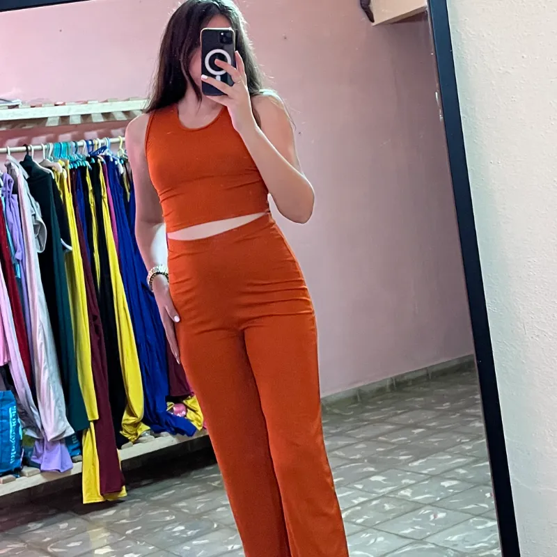 Conjunto camiseta y pantalón