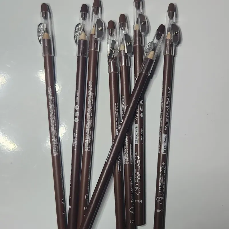 Lápiz de ceja. (Carmelita)