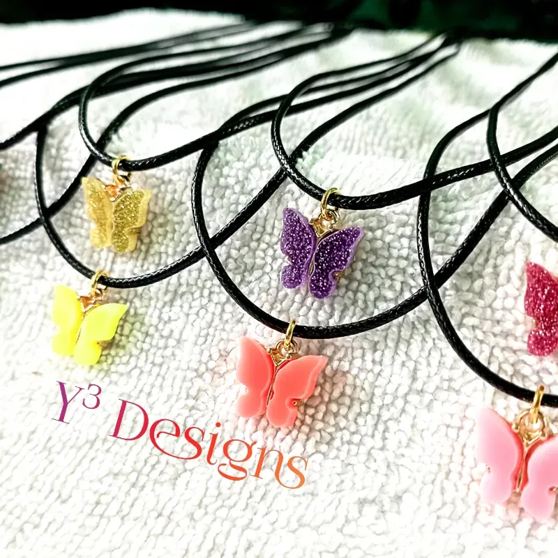 Collares con Dijes Mariposas