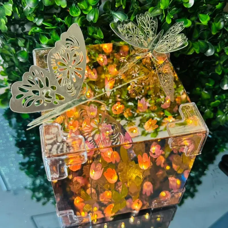 Cubo de tulipanes infinitos