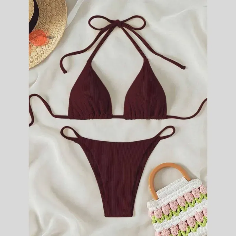 Bikini rojo vino