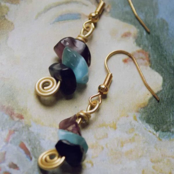 Aretes de piedras naturales