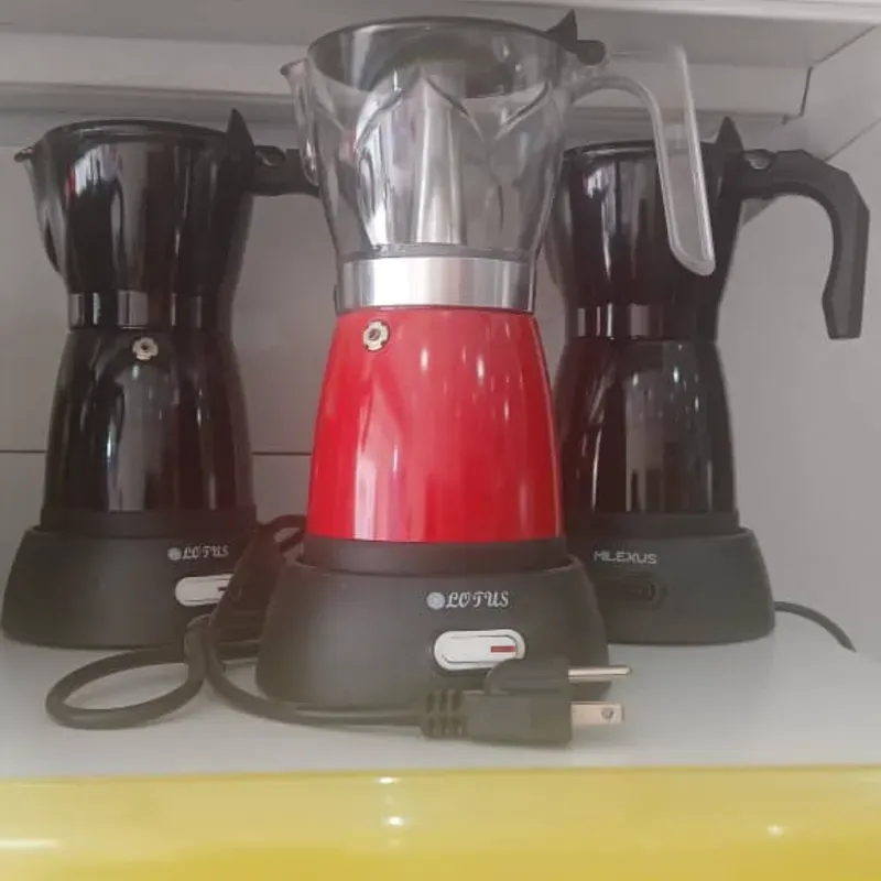Cafetera eléctrica de 6 tazas