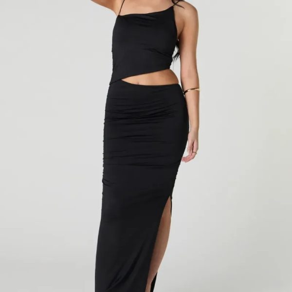 Vestido negro largo.
